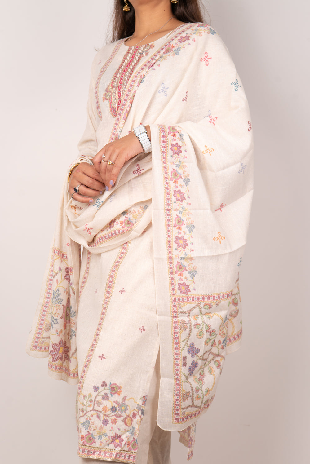 Ivory Kurta Set with Kashmiri Floral Embroidery