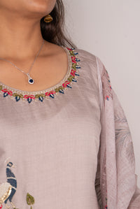 Mauve Kurta Set with Pichwai Peacock Embroidery