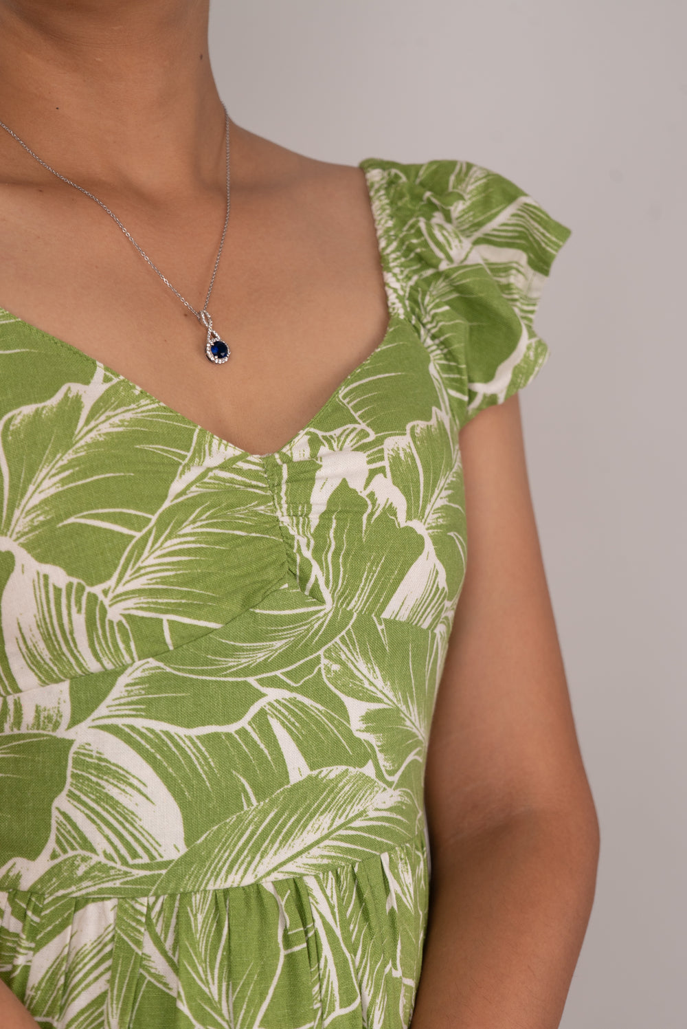 Green Tropical Leaf Print Ruffle-Sleeve Midi Dress